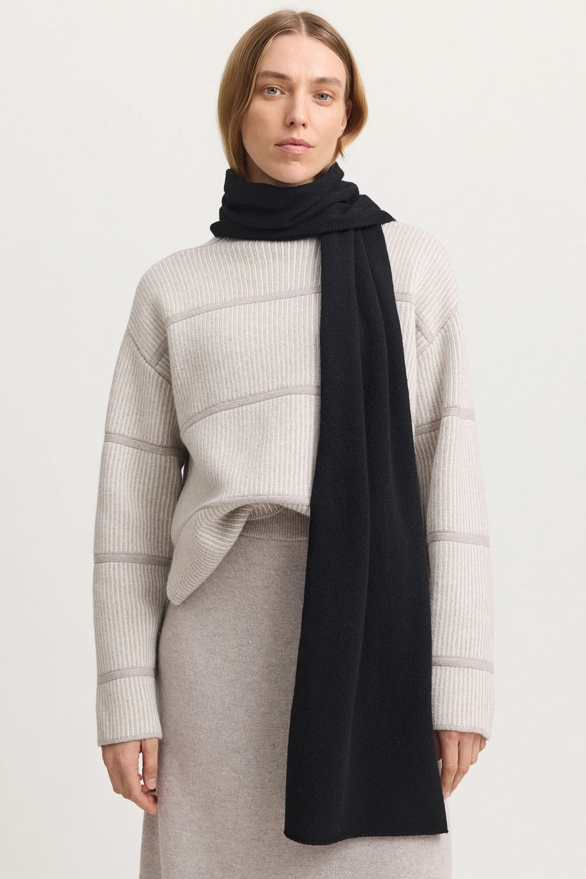 FINE WOOL SCARF - 9042