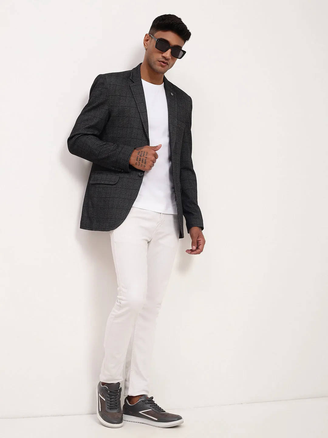 Men Grey Checked Slim-Fit Notched Lapel Single Breasted Blazer