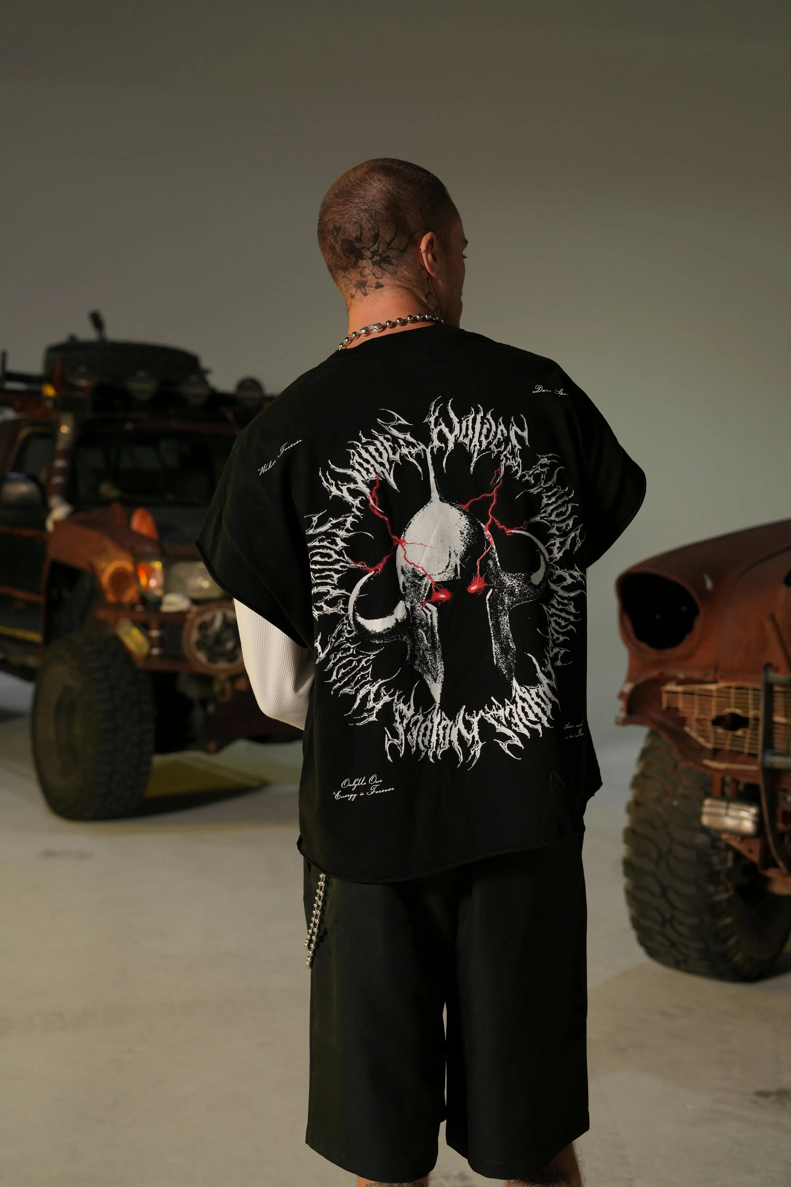 Ragnarok "Grunge" Cut Off Tee in Black
