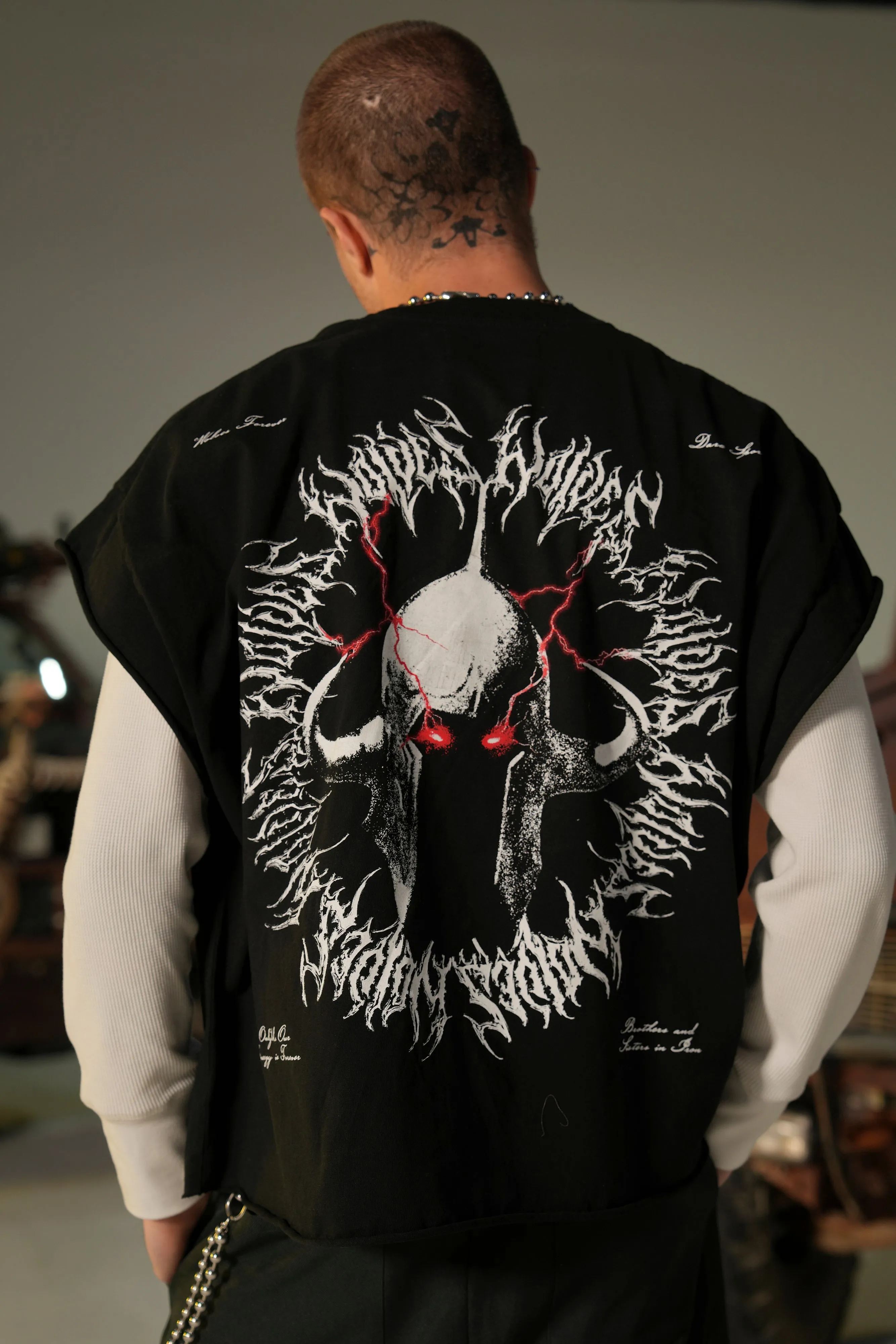Ragnarok "Grunge" Cut Off Tee in Black