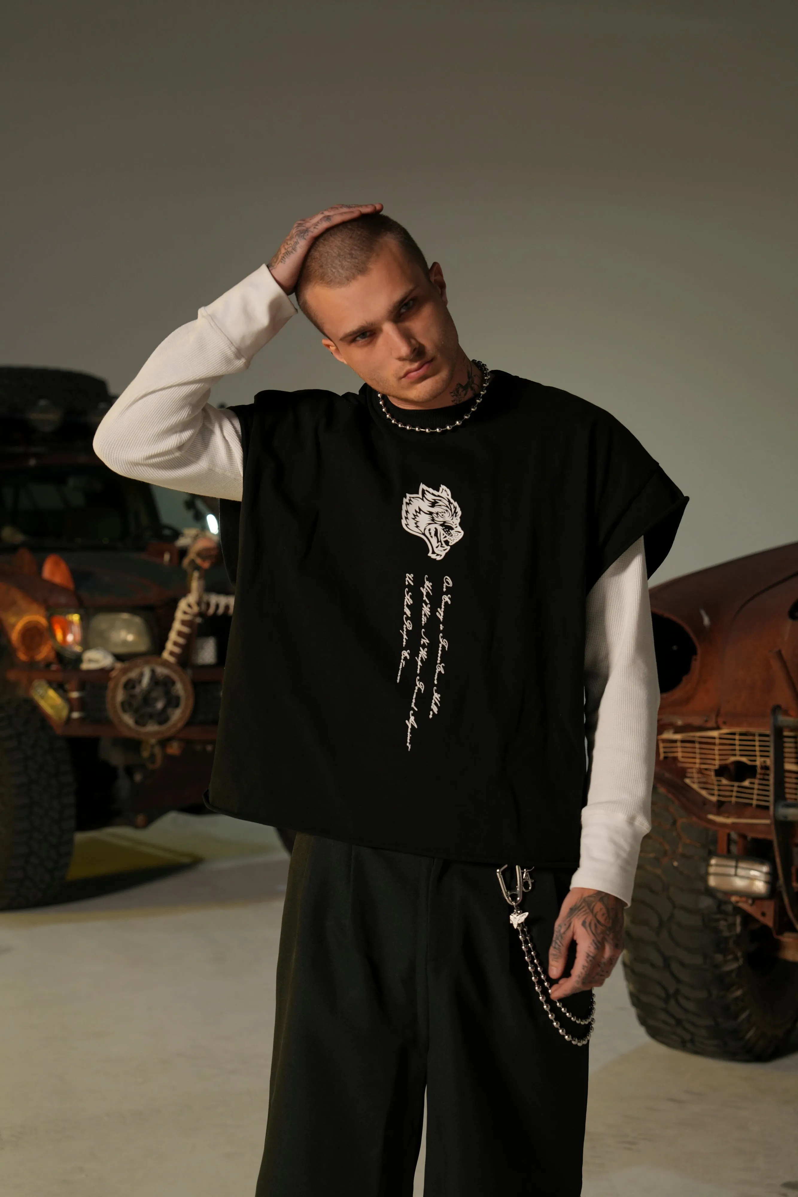 Ragnarok "Grunge" Cut Off Tee in Black