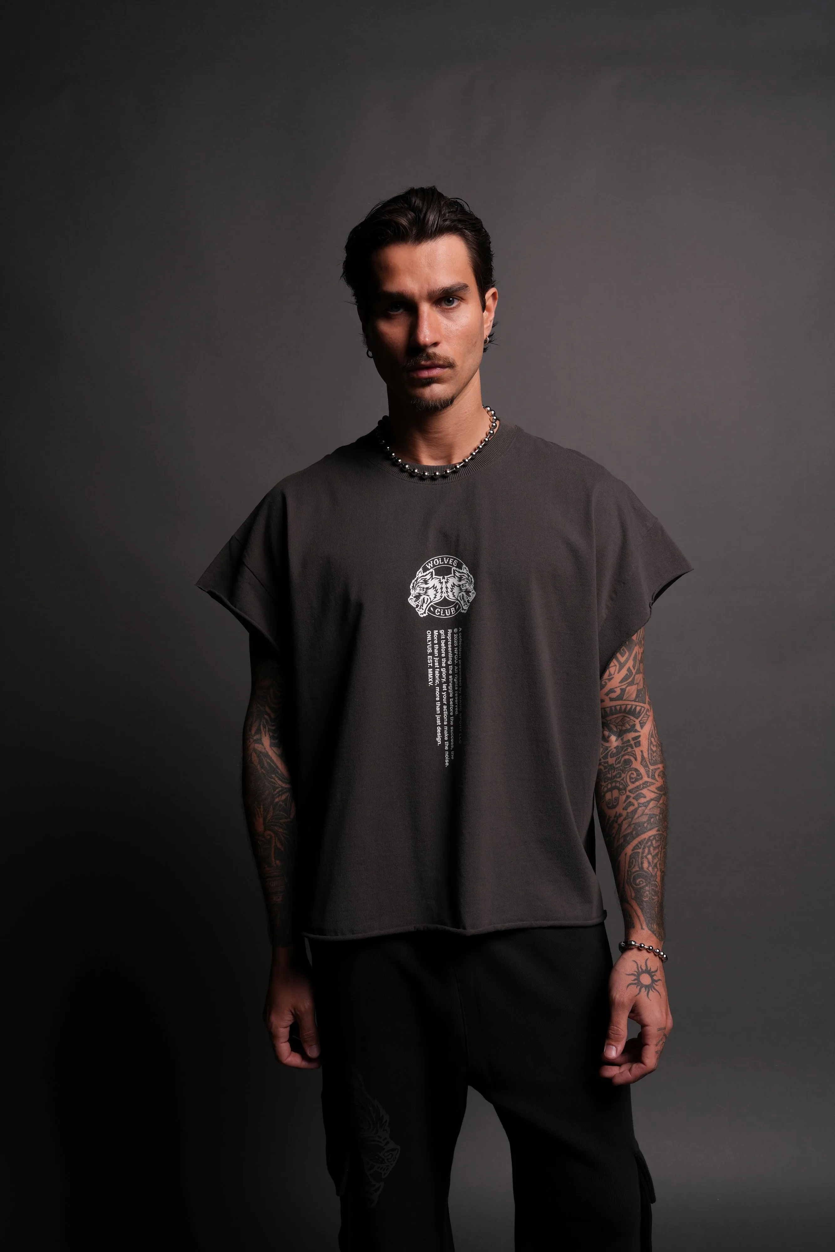 Wolves Web "Grunge" Cut Off Tee in Wolf Gray