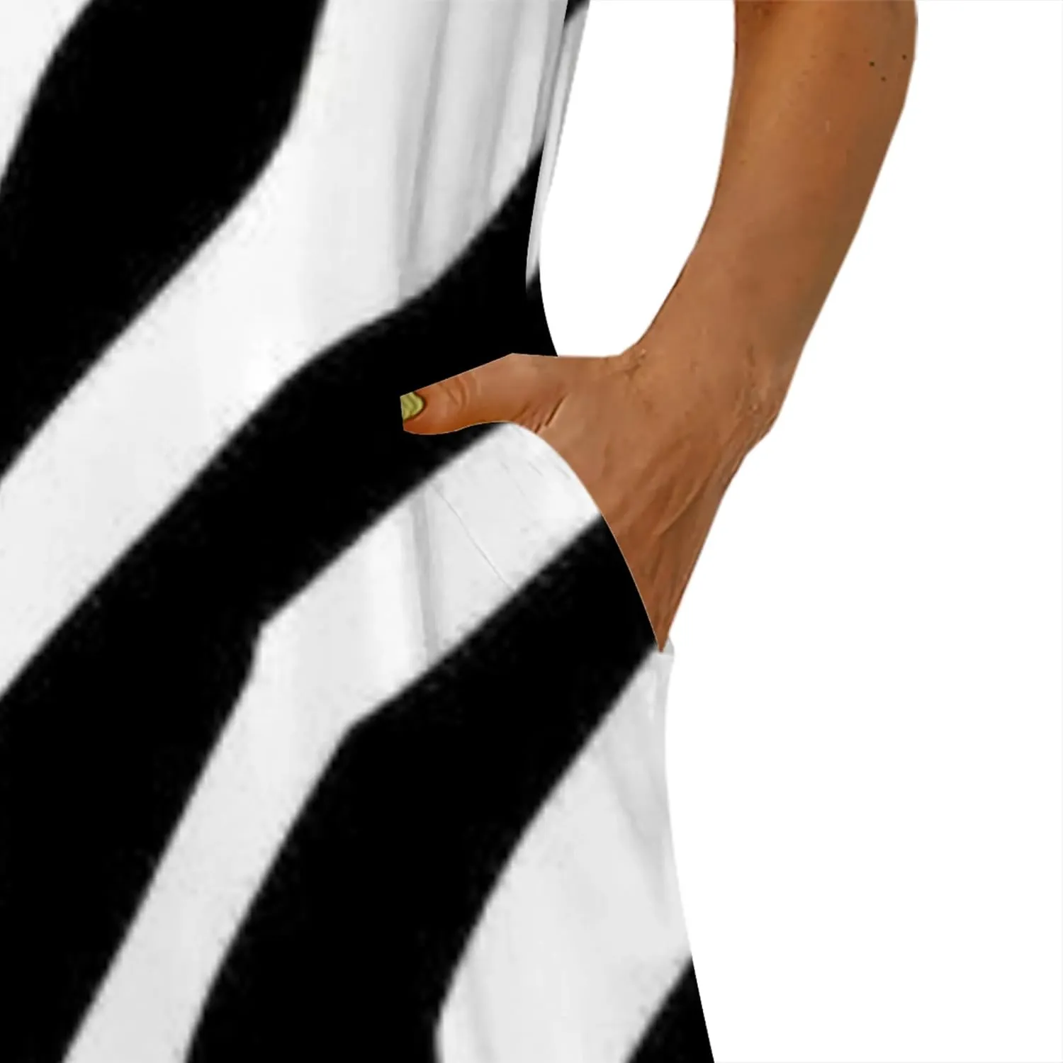 Women's Maxi Dresses Summer Spaghetti Strap Dress with Pockets Loose Flowing Maxi Skirt for Curvy Women